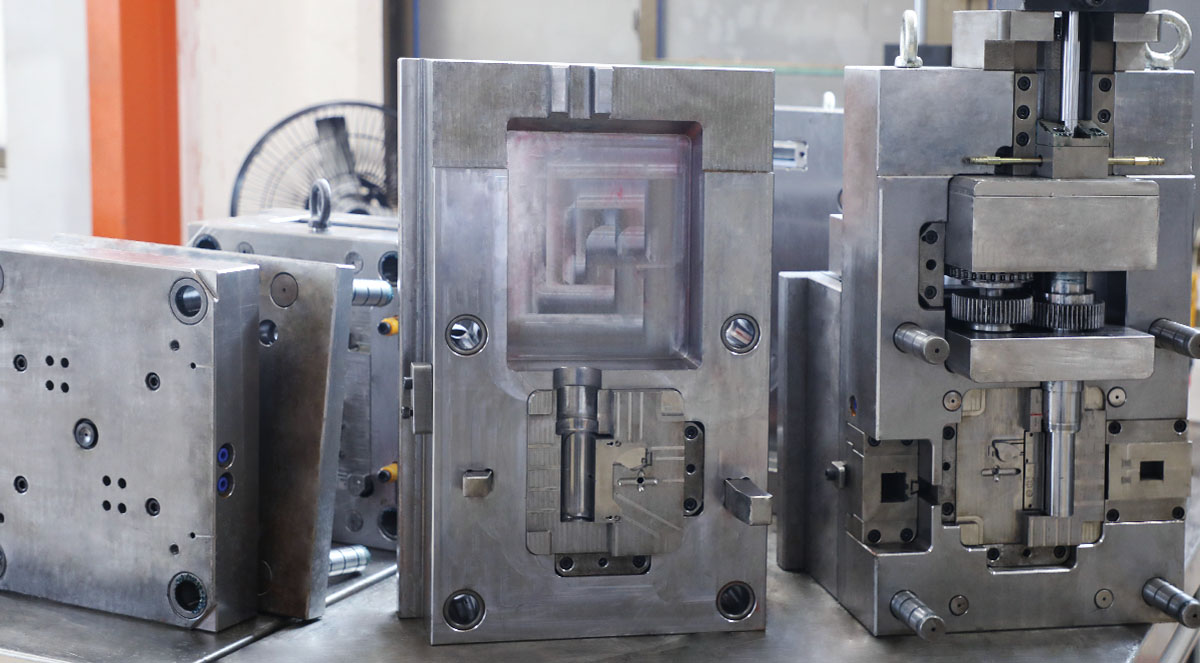 浙江星達電子科技有限公司-精密模具制造